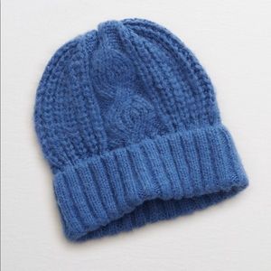 Aerie Blue Cable Knit Texting Gloves & Beanie
